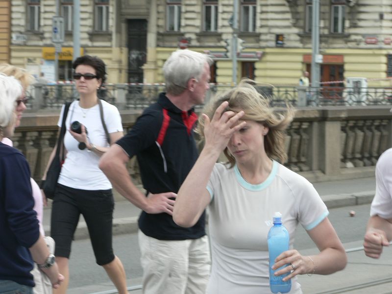Maraton09 118.jpg - I jiní závodníci měli odpovědný realizační tým.